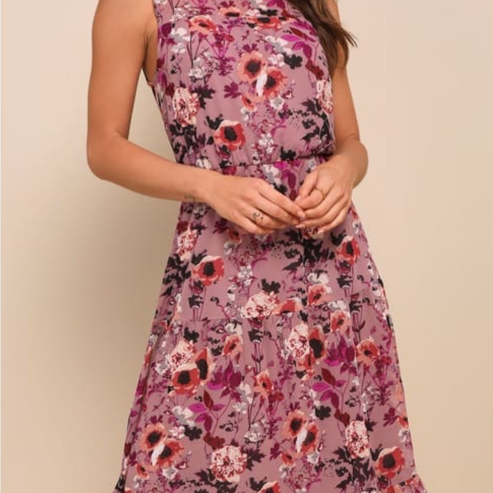 In My Dreams Mauve Floral Print Midi Dress
Lulus NWOT. Size Small